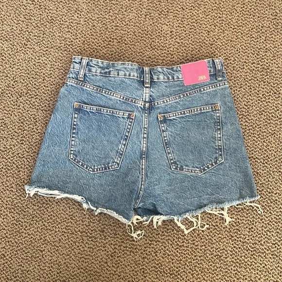 πHPπZara high rise jean short - Picture 2 of 3